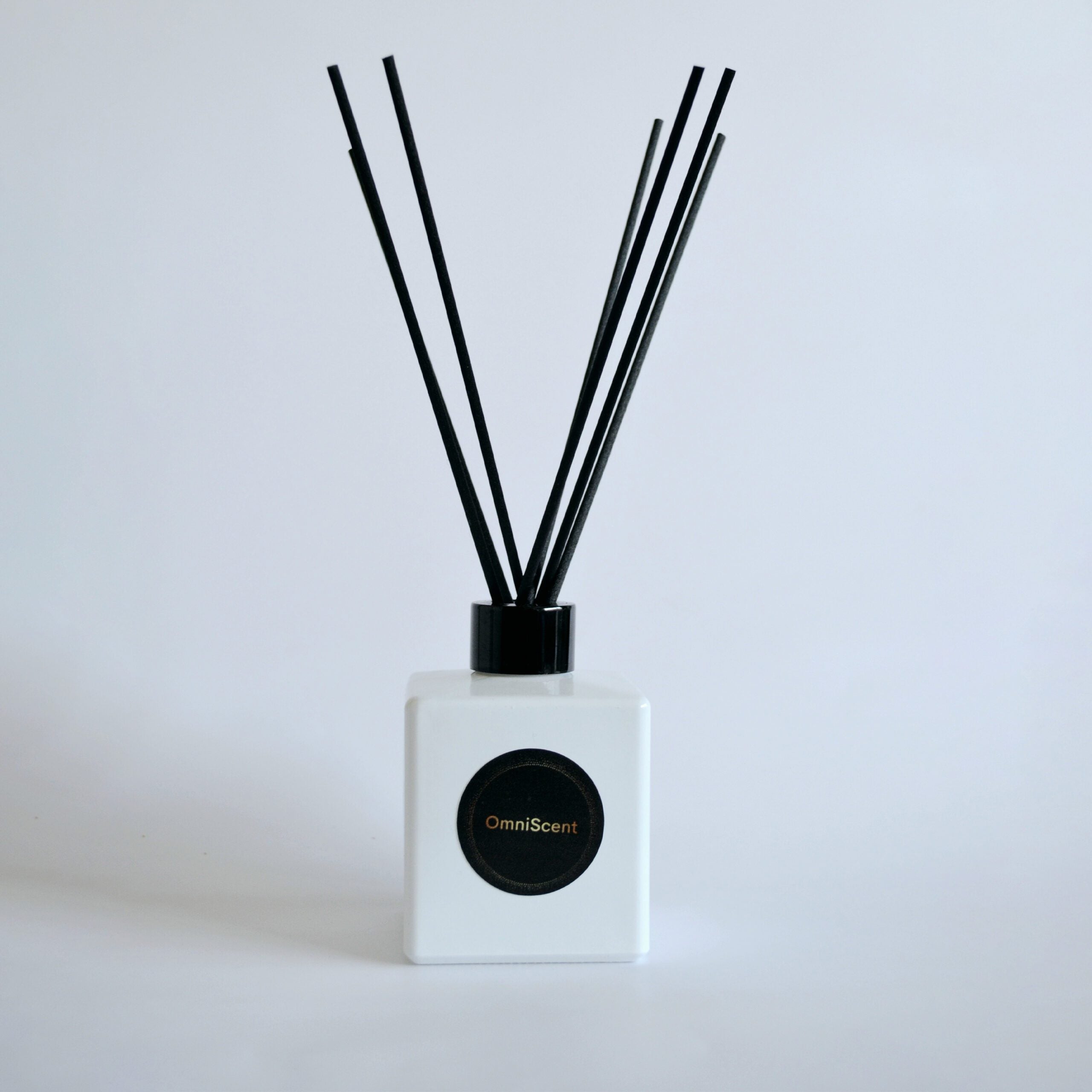 Reed Diffuser - Raspberry & Vanilla (200ml) image 0